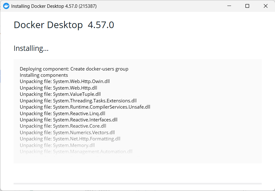 Docker Desktop kurulumu sırasında bileşenlerin yüklendiğini ve dosyaların açıldığını gösteren Installing ekranı